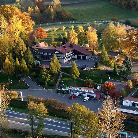 Hotel Mis Bochnia Bagian luar foto
