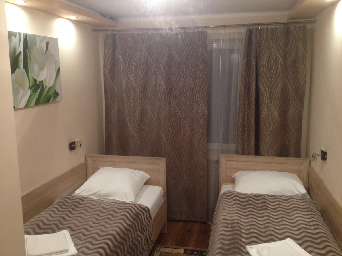 Hotel Mis Bochnia Bagian luar foto