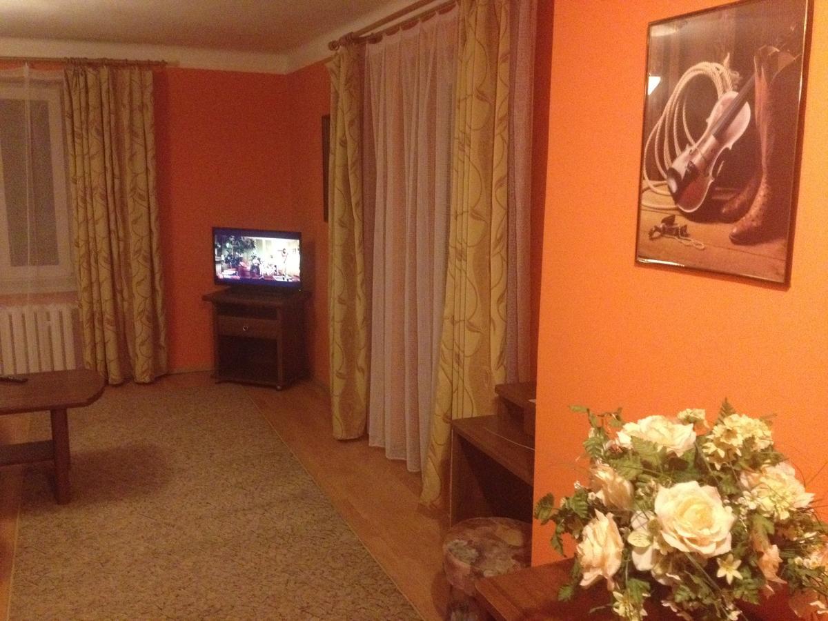 Hotel Mis Bochnia Bagian luar foto