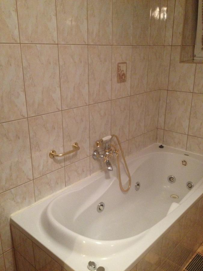 Hotel Mis Bochnia Bagian luar foto