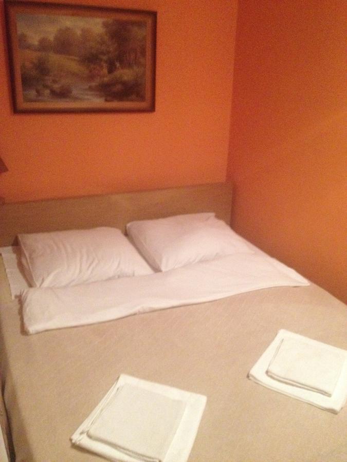 Hotel Mis Bochnia Bagian luar foto