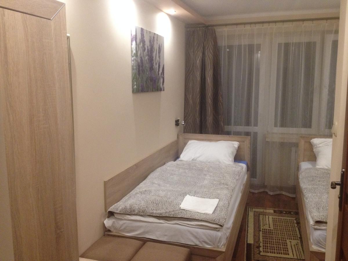 Hotel Mis Bochnia Bagian luar foto