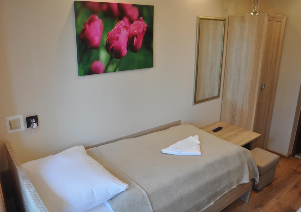 Hotel Mis Bochnia Bagian luar foto