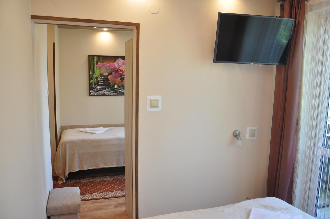 Hotel Mis Bochnia Bagian luar foto