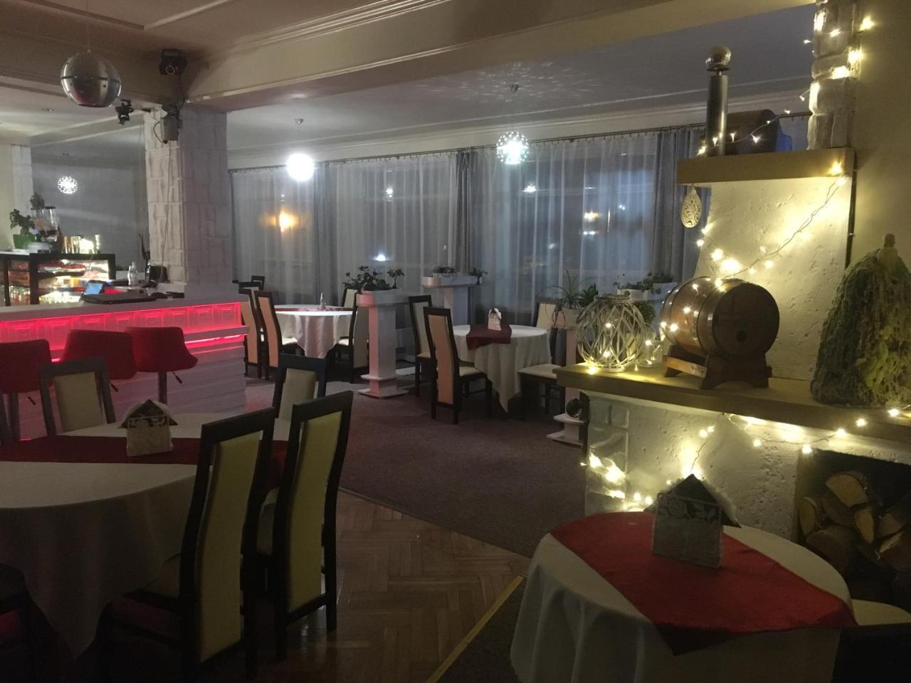 Hotel Mis Bochnia Bagian luar foto